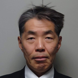 山根伸洋氏